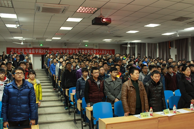 观众.jpg QY千亿球友会